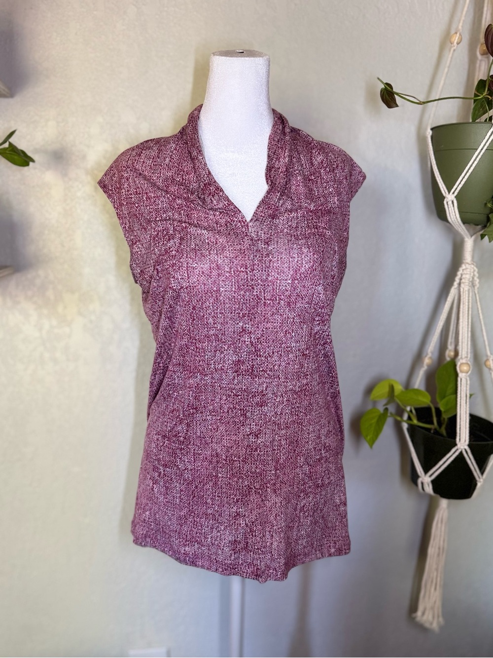 Women's Sleeveless Heathered Rose Cowl V-Neck Top